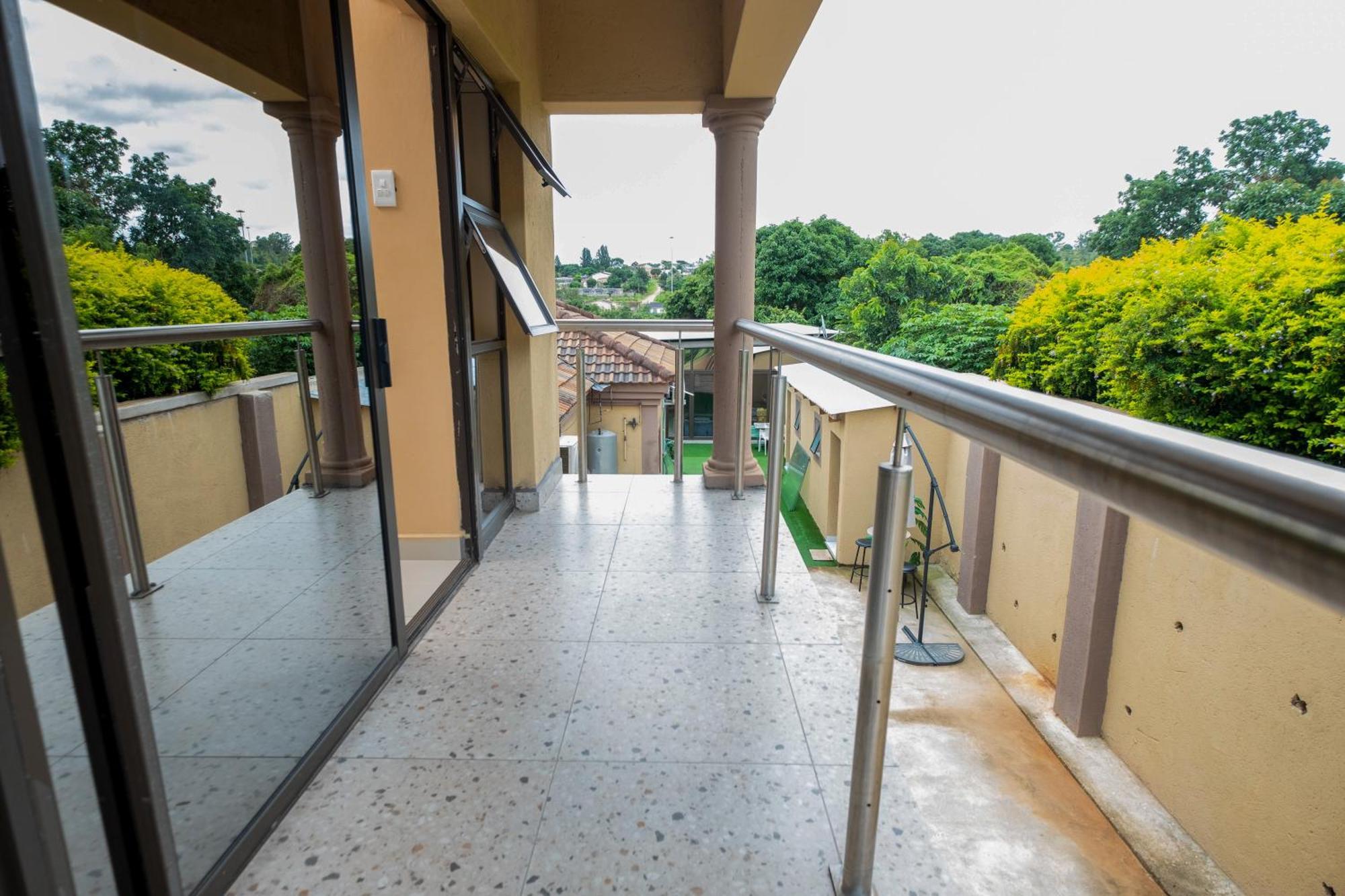 מאנזיני Woodmead Guest House מראה חיצוני תמונה